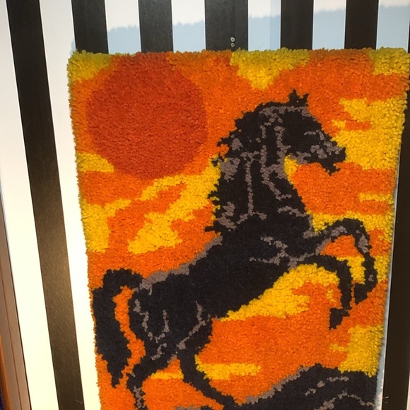 Vintage 70s 36x26 Large Hook & Loop Horse Sunset Rug Textile Wall Hanging Decor - Picture 5 of 17